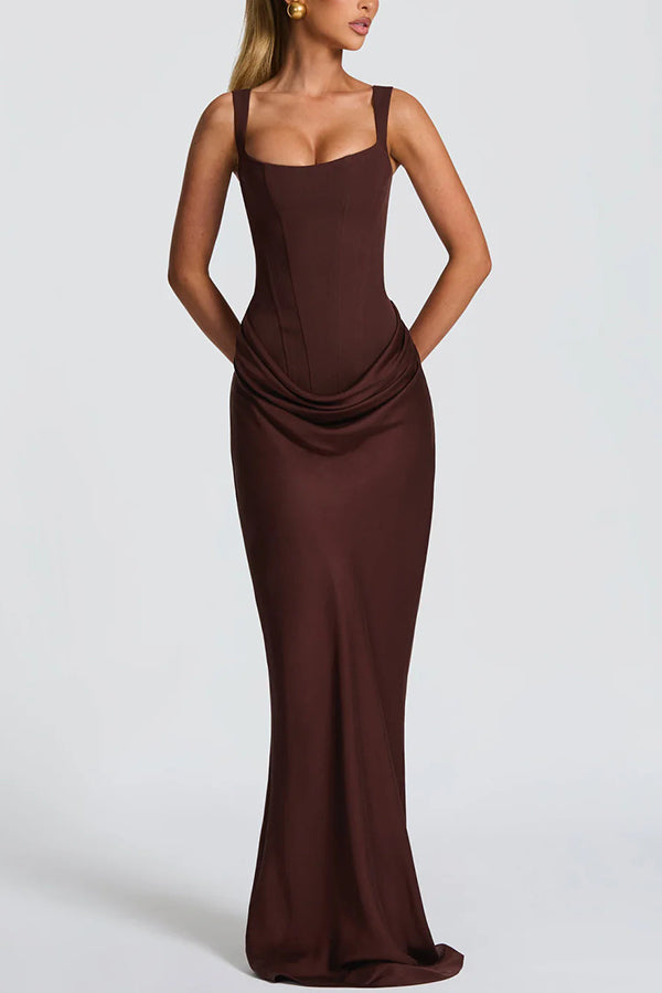 Larrah Maxikleid – Quadratischer Ausschnitt, Rücken-Schnürung & Satin-Drapierung