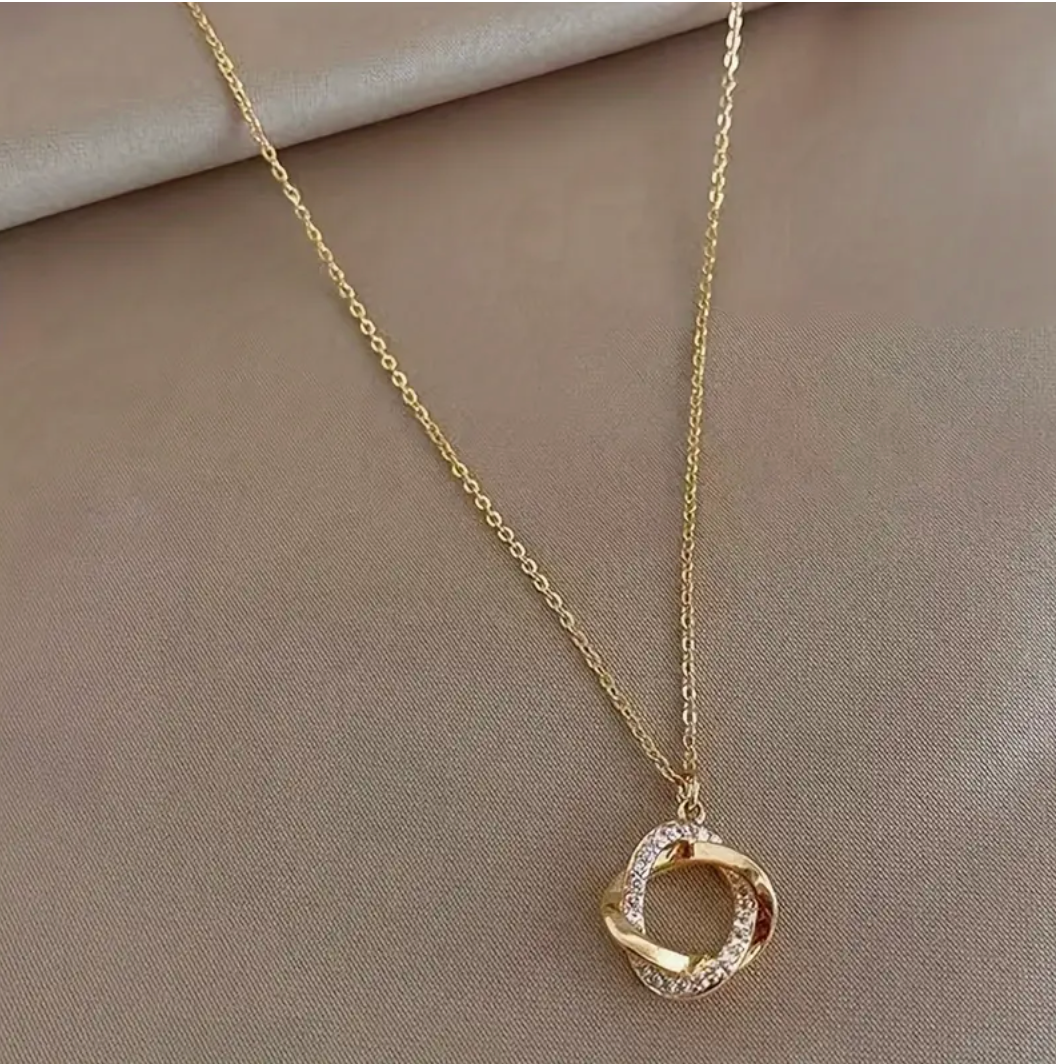 Pendel Halskette aus Gold & verziert mit Diamanten