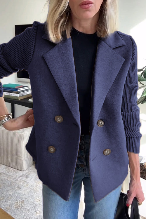 Olivia – Doppelreihiger Strickblazer