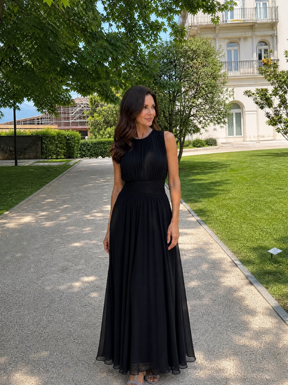 Simran | Ärmelloses Midi-Kleid mit geraffter Taille & fließendem Rock