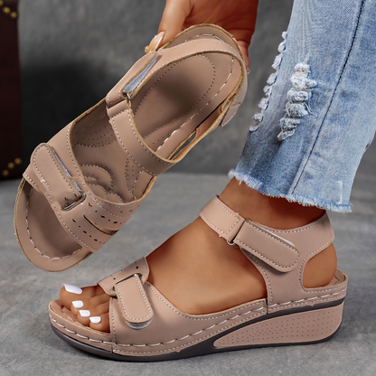 Bequeme Damen-Sandalen mit Klettverschluss & dicker Sohle