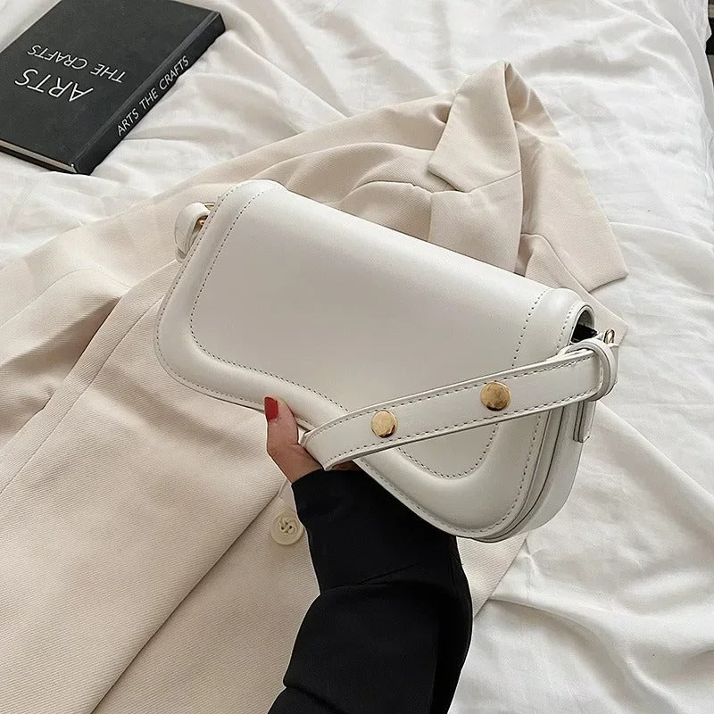 Amal - Handtasche mit gewellter Klappe