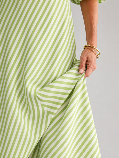 Ilyndra | Midi-Kleid mit Streifenmuster, Empire-Taille & Kurzarm