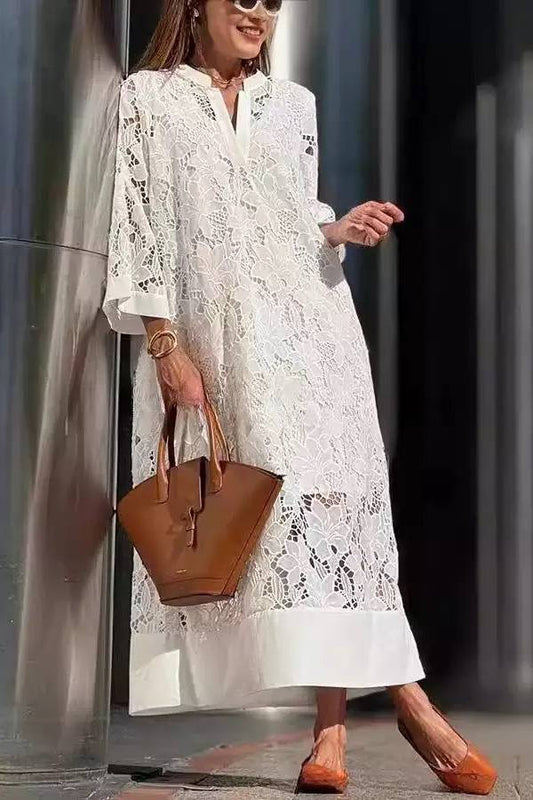 Spitzenkleid mit V-Ausschnitt – Lockeres Maxi-Kleid
