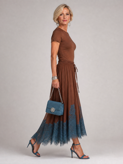 Astryne | Midi-Kleid mit Kurzarm, Spitzensaum & verstellbarem Tunnelzug