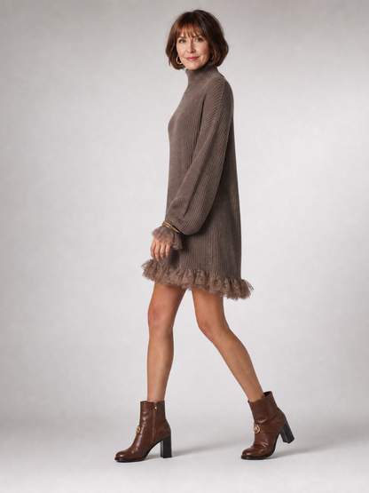 Eirwenna | Mini-Kleid mit Rollkragen, langen Ärmeln & Fransen an Saum und Manschetten