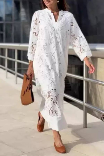 Spitzenkleid mit V-Ausschnitt – Lockeres Maxi-Kleid