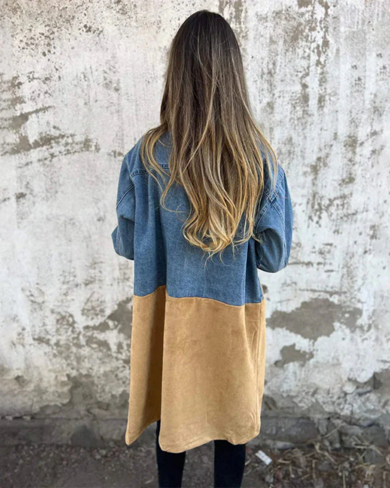 Marites - Denim- und Kamelmantel.
