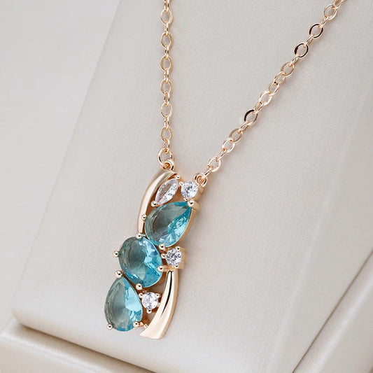 Elegante Halskette aus blauem Kristall in Gold