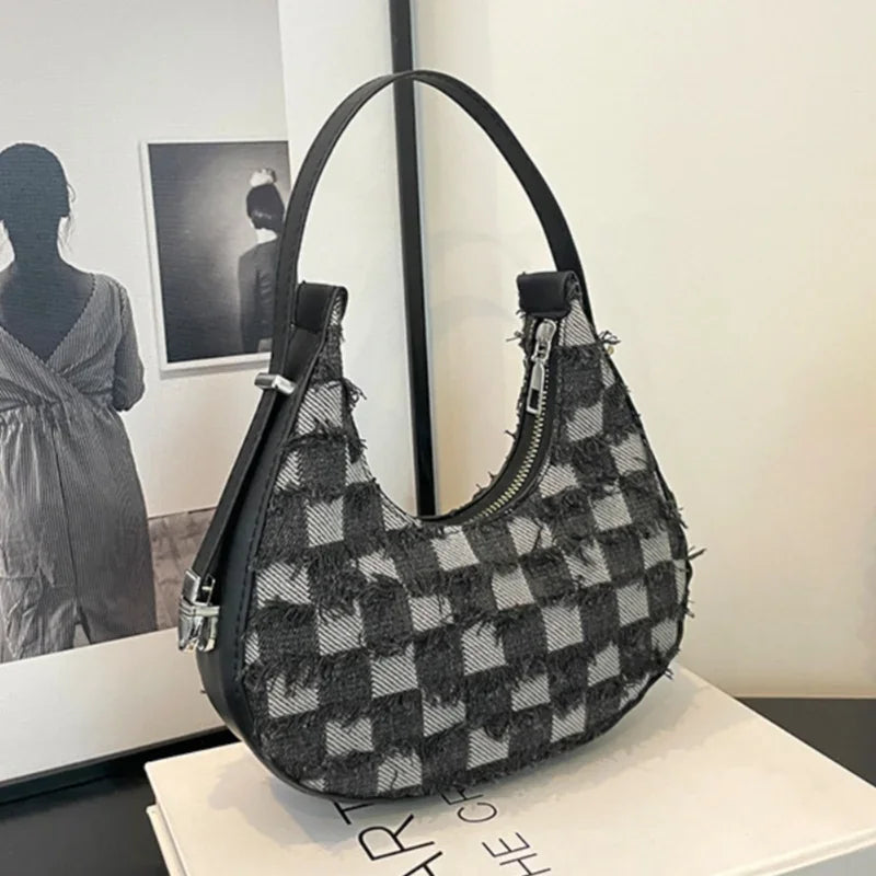 Adriana -  Karierte strukturierte Handtasche