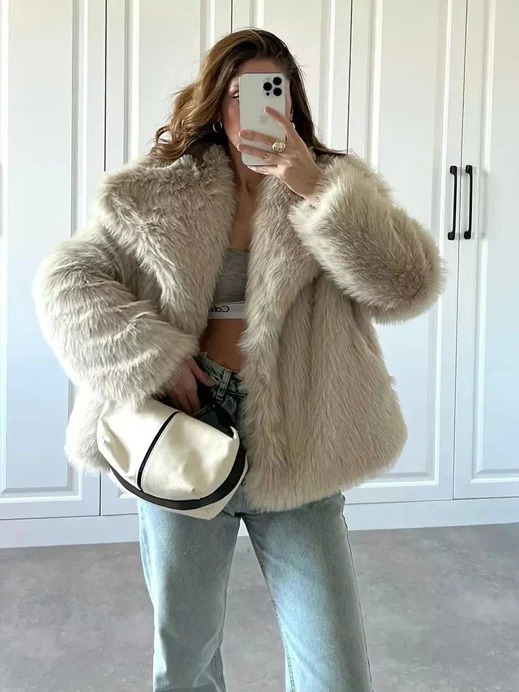 Aurora Luxe Kunstpelzmantel