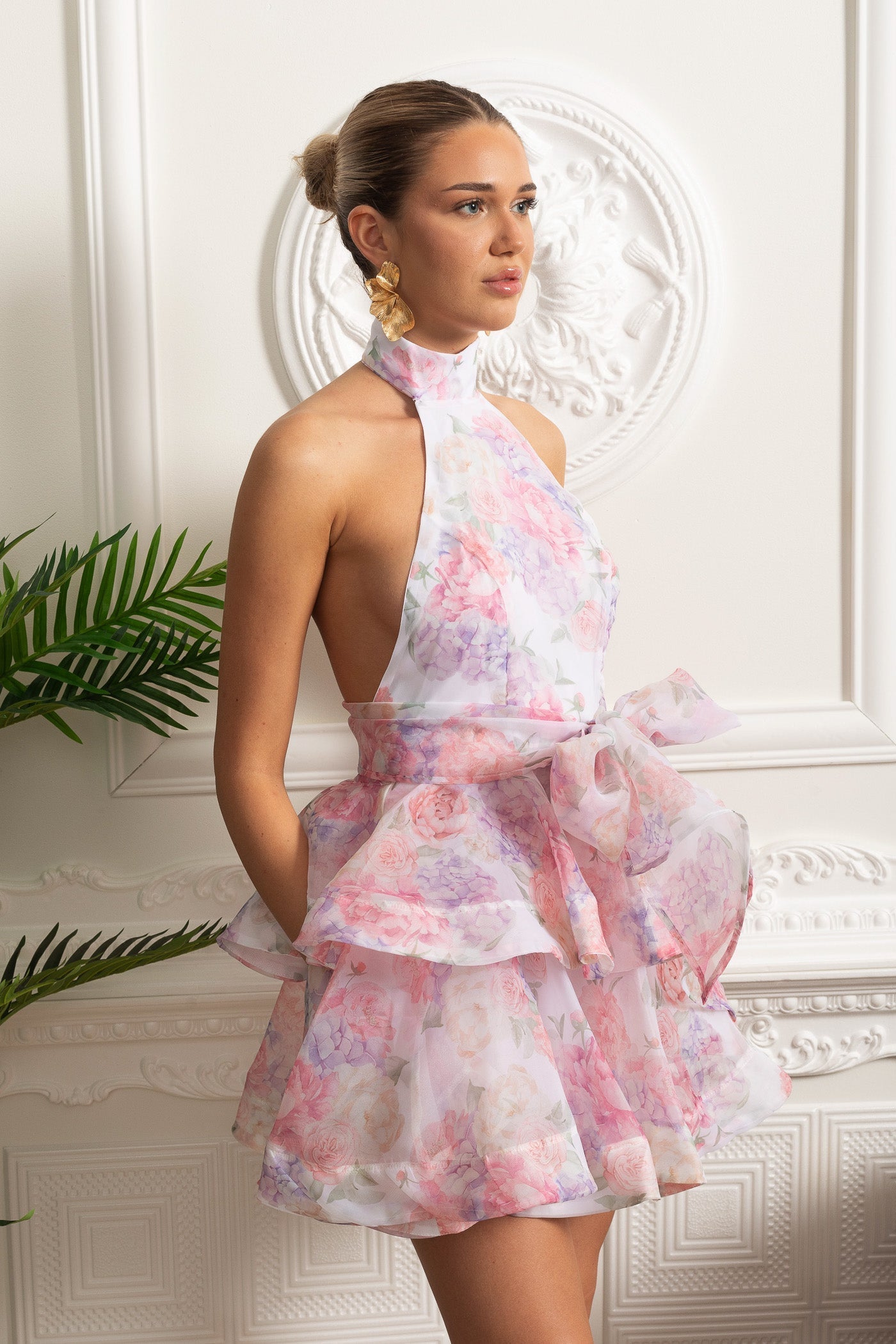 Florales Neckholder Rüschen-Minikleid – Rosa