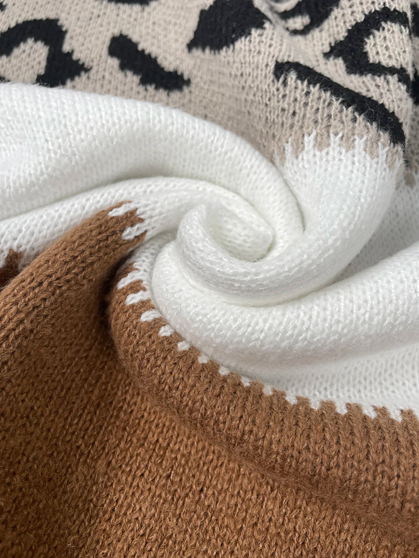 Jade - Bequemer moderner Pullover