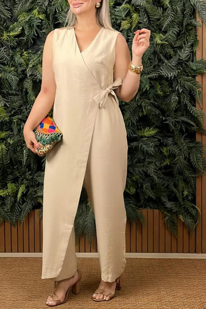 Casual Jumpsuit mit V-Ausschnitt und Rückenkräuselung