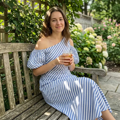 Gestreiftes Off-Shoulder-Kleid in Fließendem Schnitt
