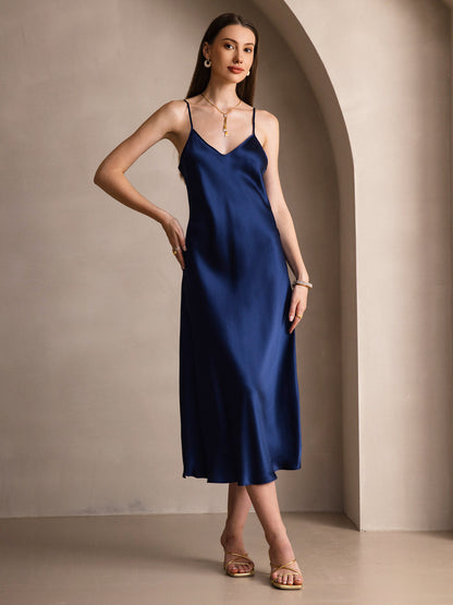 Elvaria – Das Seidenkleid für kühle Nächte & mühelose Eleganz