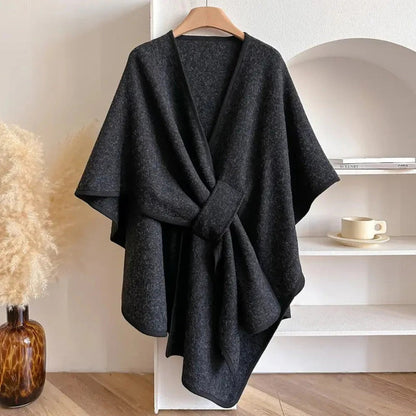 Langer Poncho Schal