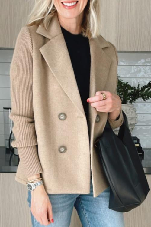 Olivia – Doppelreihiger Strickblazer