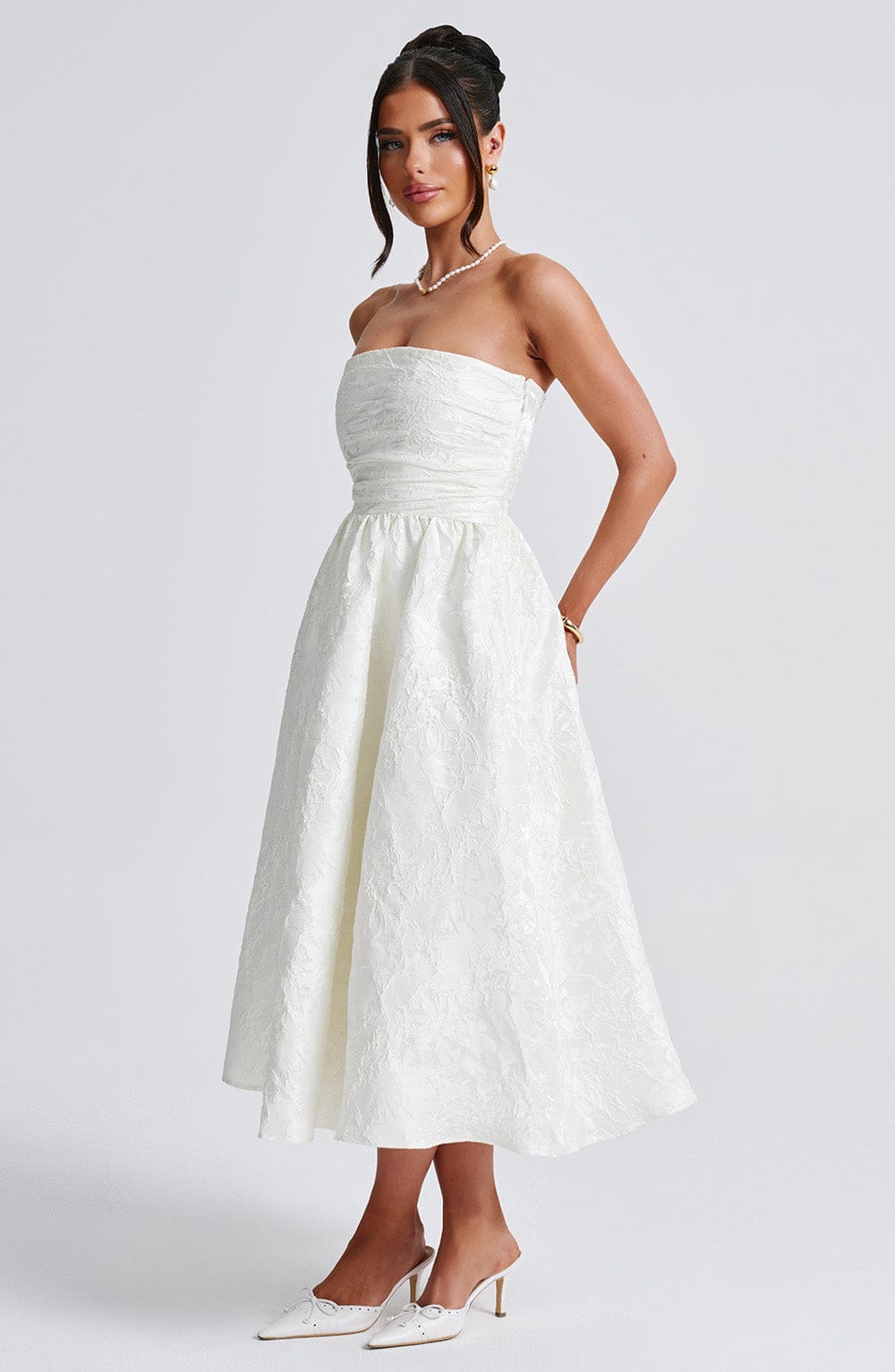 Tyche - Schulterfreies Jacquard-Midikleid