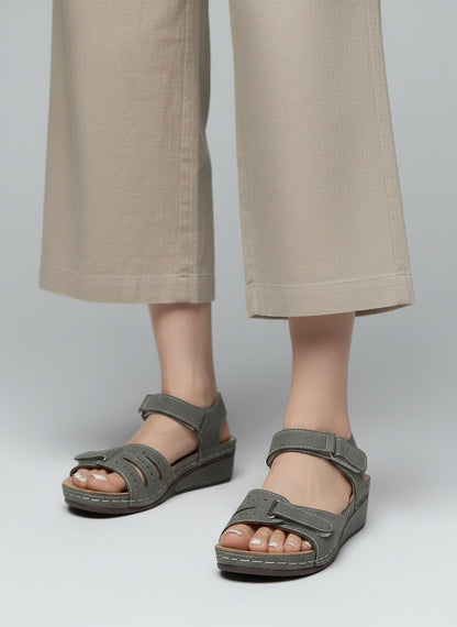 Bequeme Damen-Sandalen mit Klettverschluss & dicker Sohle
