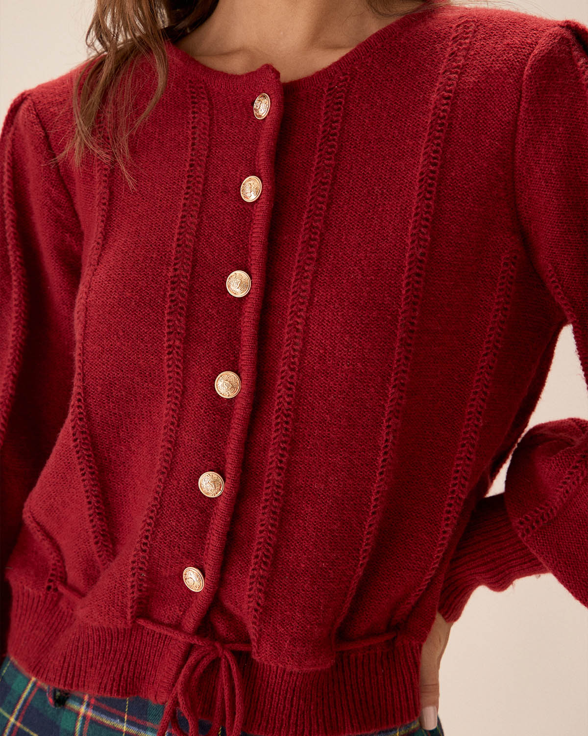 Roter Cardigan mit Laternenärmeln und einreihiger Knopfleiste