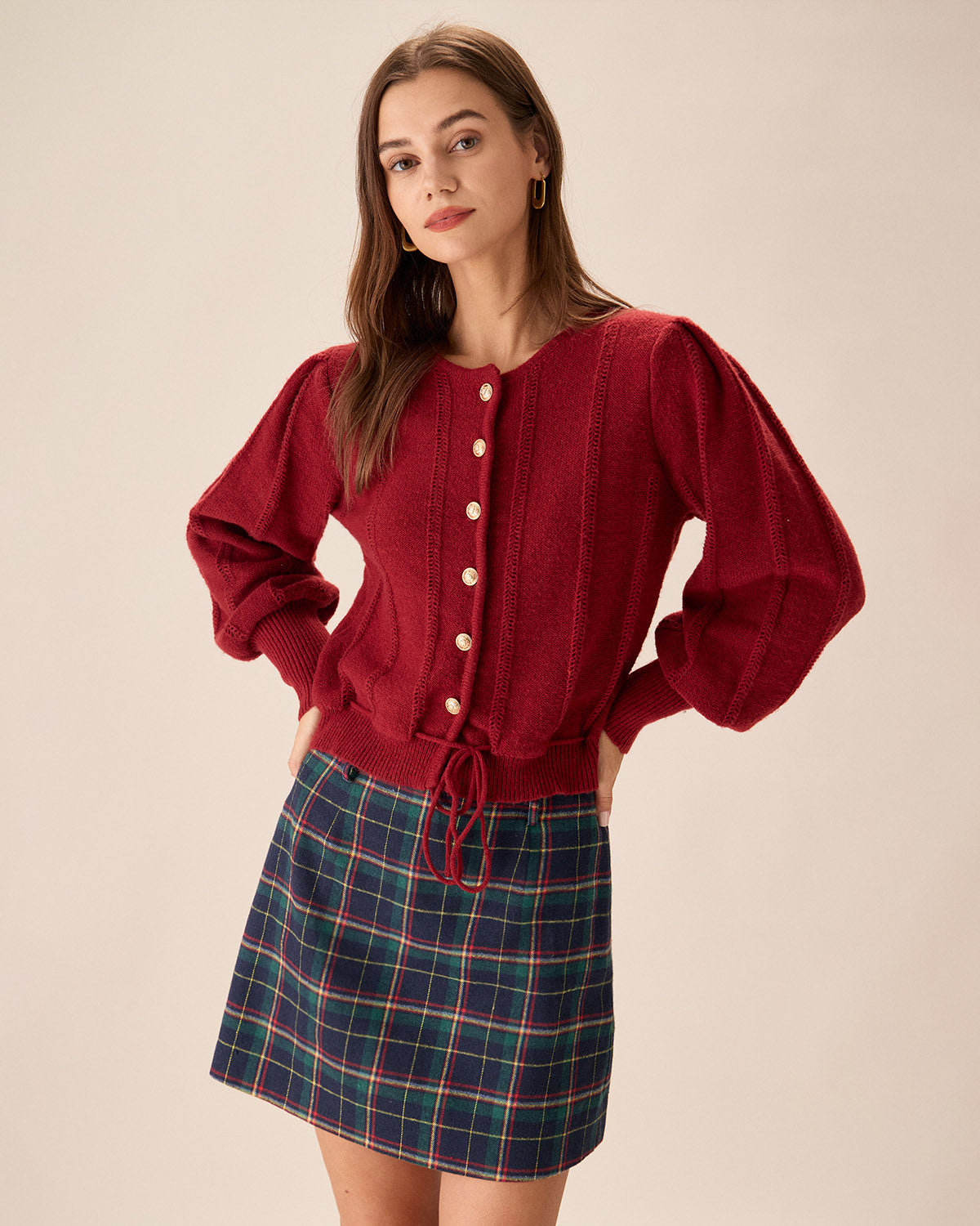 Roter Cardigan mit Laternenärmeln und einreihiger Knopfleiste