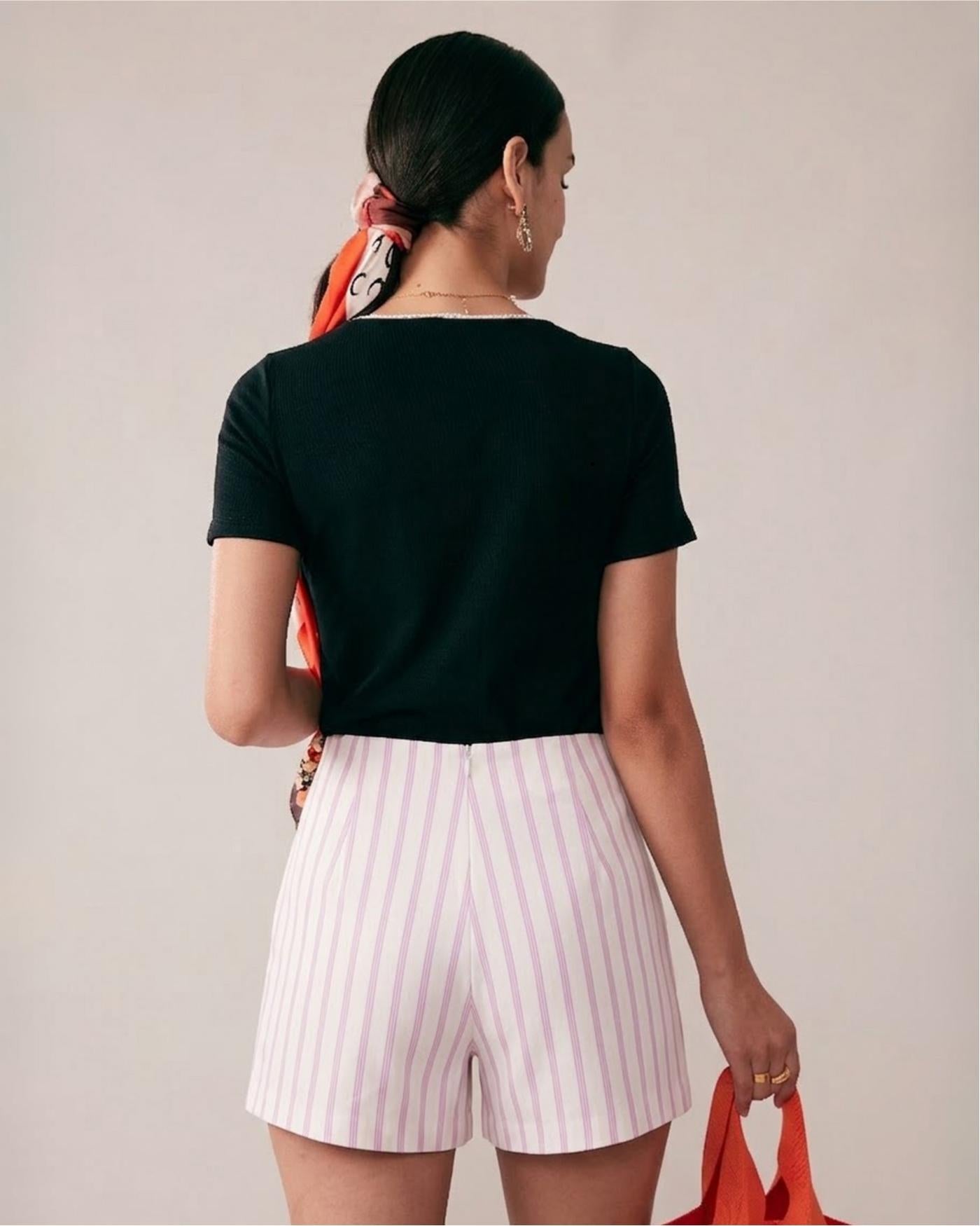 Rosa gestreifte Shorts mit Taschen